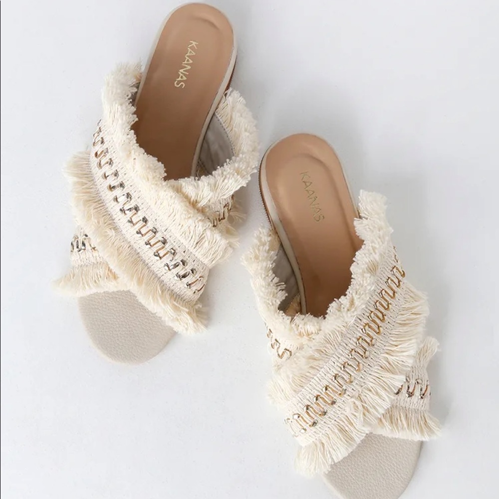 Kaanas Ibiza white fringe flats size 6